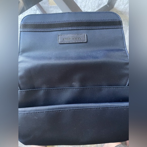 giorgio armani toiletry bag - Picture 3 of 3